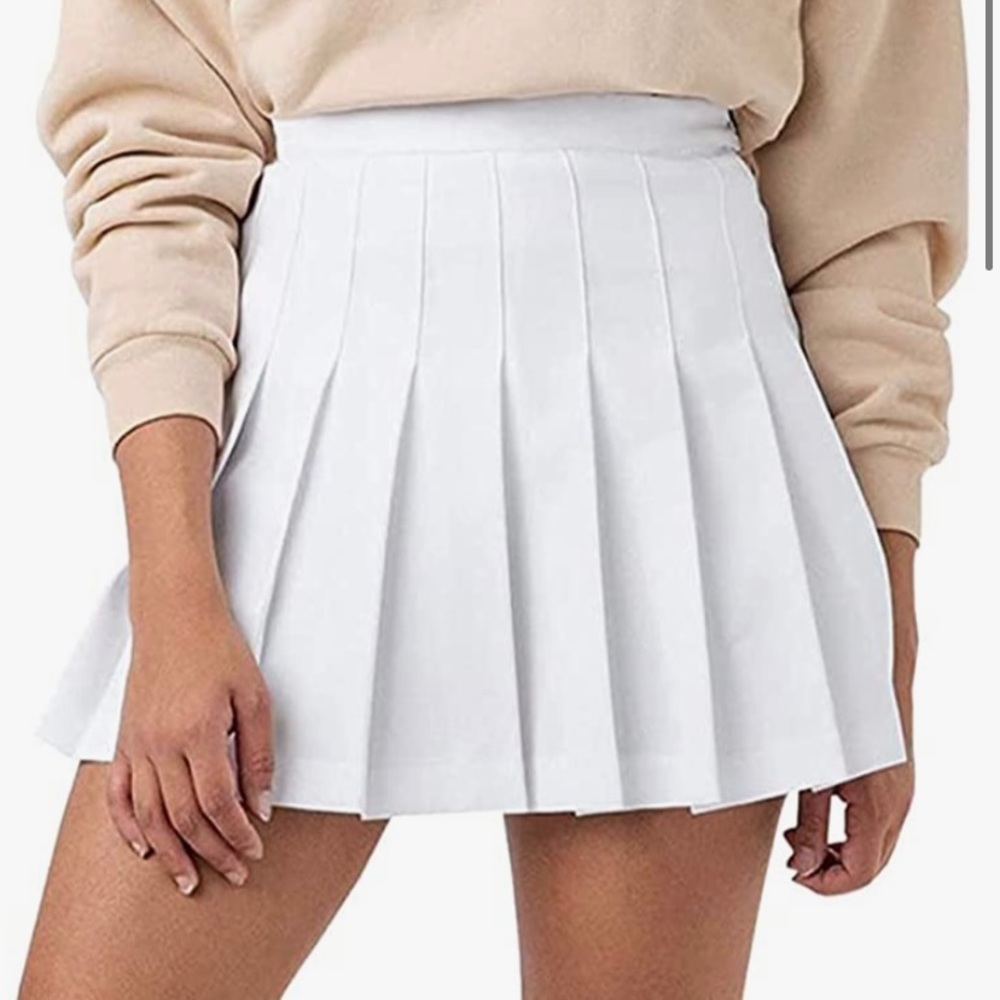 COPY - White pleated mini skirt